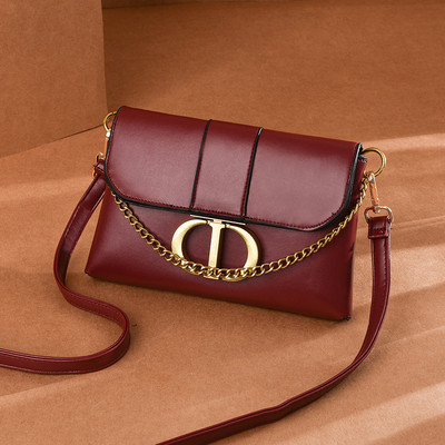 Öko-nahast valmistatud vabaaja naiste kott metallist elementide ja pika sangaga