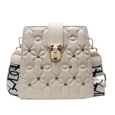 Praegune pandlaga ja pika sangaga ökonahast naistekott