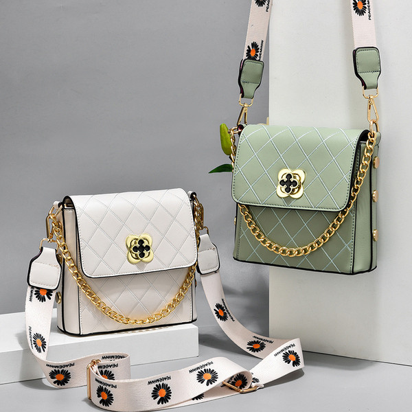 Geanta casual dama cu maner si lant colorat