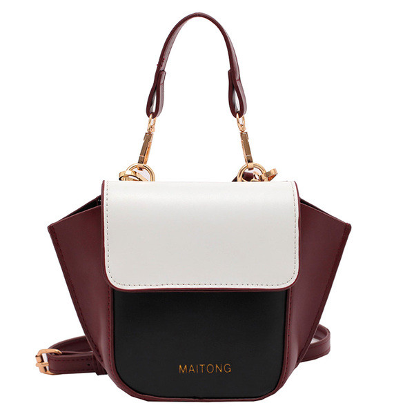 Stílusos női válltáska felirattal