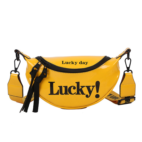 Sieviešu ikdienas soma ar garu rokturi un uzrakstu