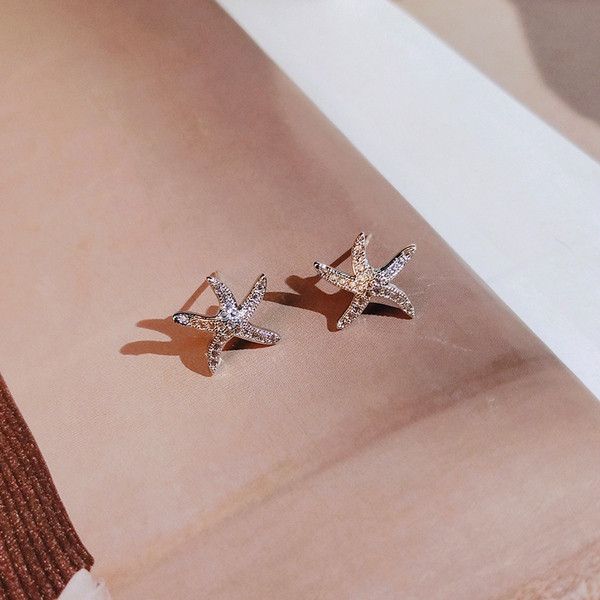 Cercei moderni de dama in forma de stea de mare