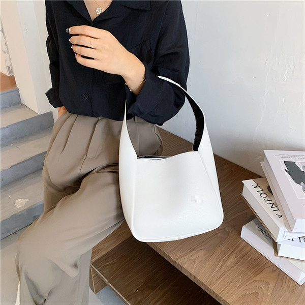 Eko bőrből készült alkalmi női válltáska, sima modell