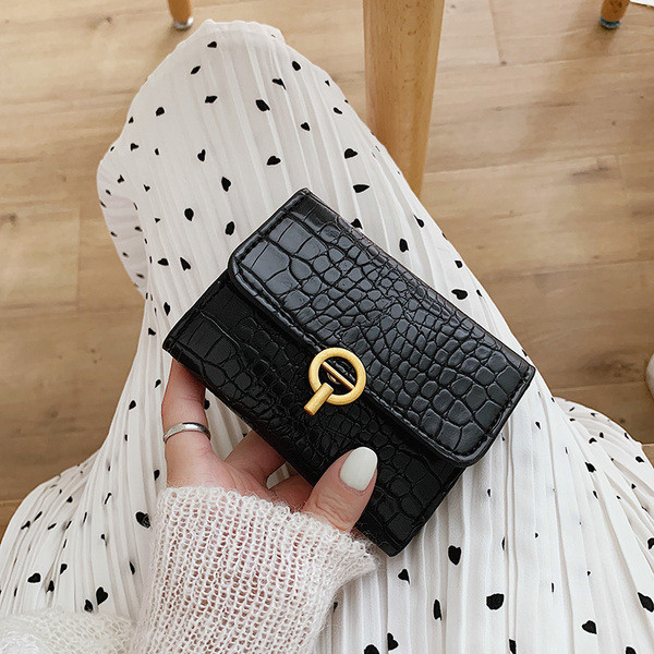 Moderna sieviešu maza somiņa no eko ādas ar sprādzi