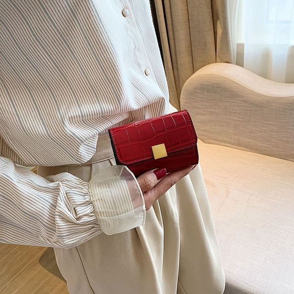 Sieviešu aktuālā mazā somiņa no eko ādas