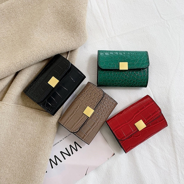 Sieviešu aktuālā mazā somiņa no eko ādas