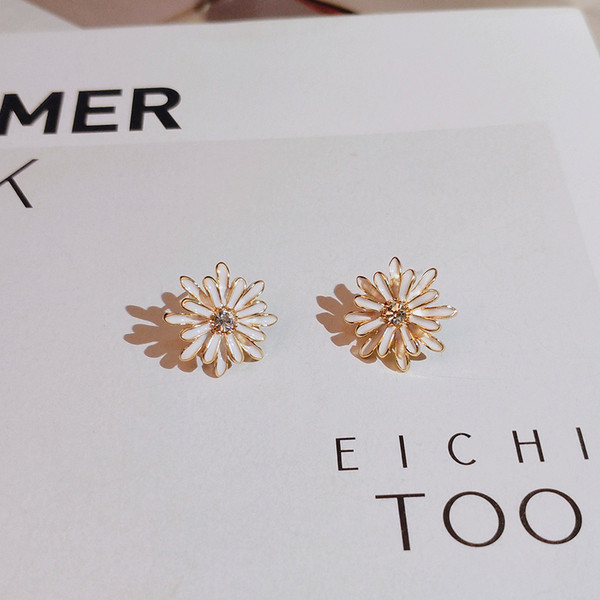 Mindennapi fülbevaló virág formájú