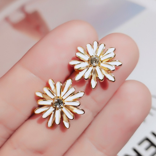 Mindennapi fülbevaló virág formájú