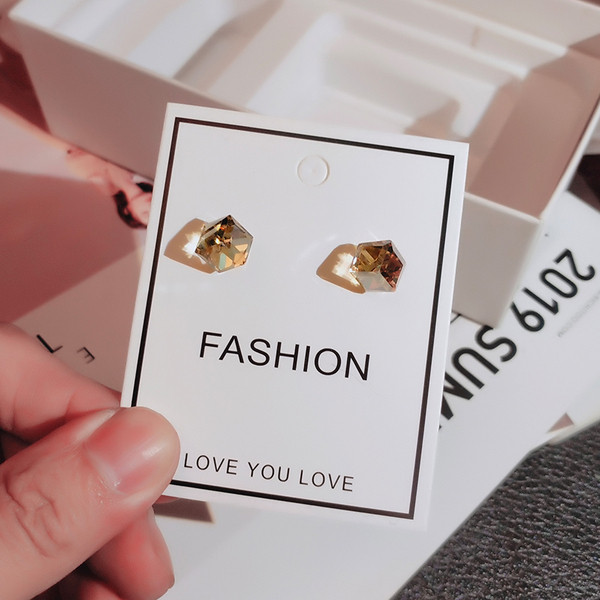 Modern női fülbevaló kocka alakú