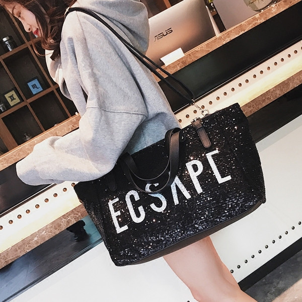 Női alkalmi táska flitterekkel, széles modellel