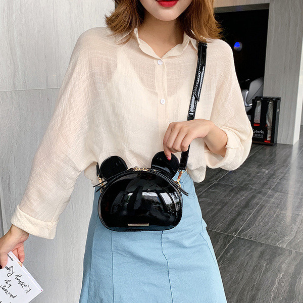 Mūsdienīga sieviešu soma ar 3D elementiem no eko ādas