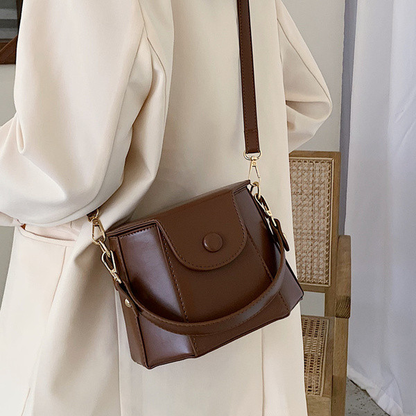 Öko bőrből készült női hétköznapi táska kerek formában