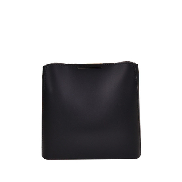 Sieviešu ādas plecu soma no eko ādas