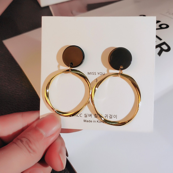 Apaļi sieviešu zelta auskari