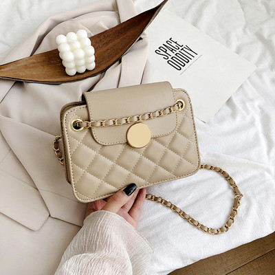 Modern női ökobőr táska fém elemekkel