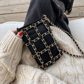 Aktuális női kistáska eko bőrből, fém elemekkel