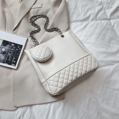 Ikdienas liela eko-ādas soma ar ķēdes tipa rokturiem