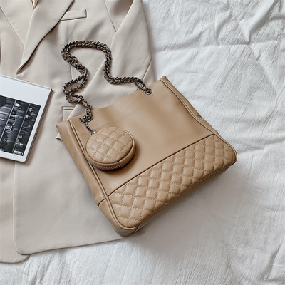 Ikdienas liela eko-ādas soma ar ķēdes tipa rokturiem