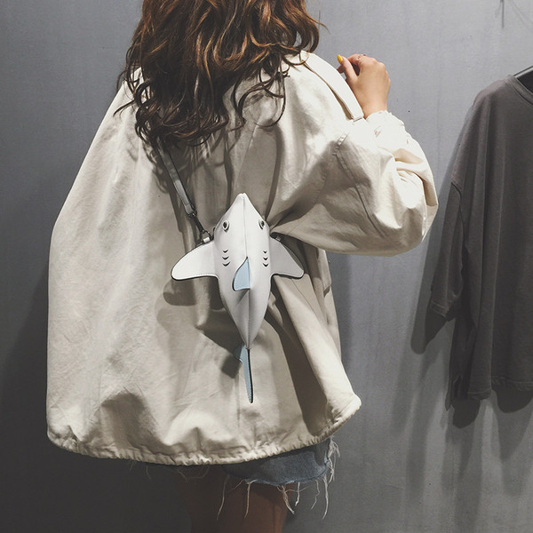 Modern női táska öko bőrből, nem szabványos formában