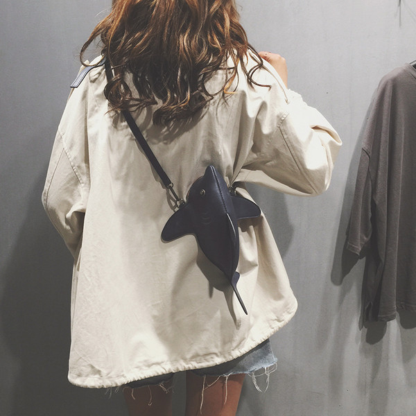 Modern női táska öko bőrből, nem szabványos formában