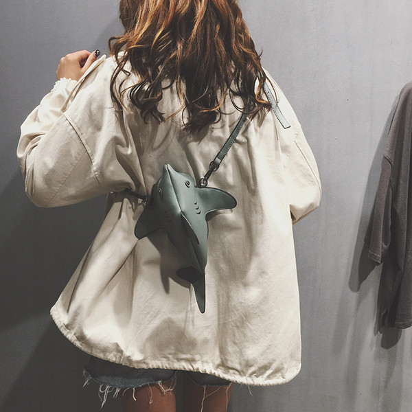 Modern női táska öko bőrből, nem szabványos formában