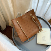 Sieviešu ādas plecu soma ar metāla ķēdīti