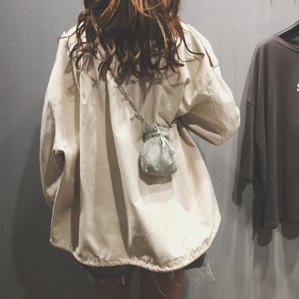 Stilīga sieviešu maza plecu soma ar saitēm