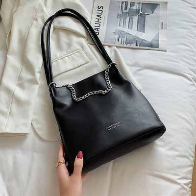 Ikdienas ādas sieviešu plecu soma ar metāla ķēdīti