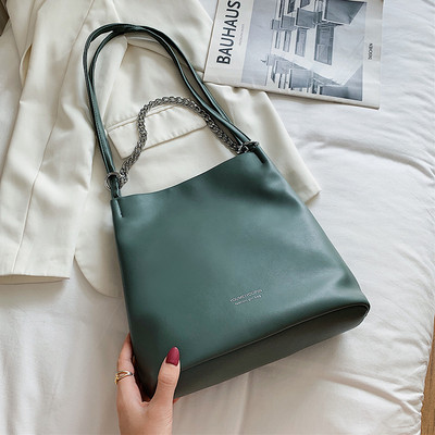 Ikdienas ādas sieviešu plecu soma ar metāla ķēdīti