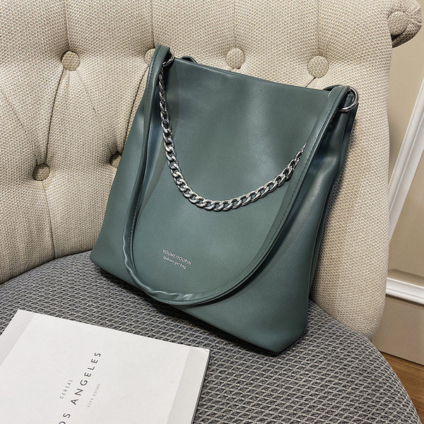 Ikdienas ādas sieviešu plecu soma ar metāla ķēdīti