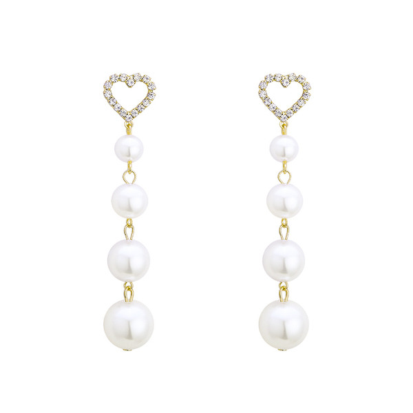 Pikad naiste südamete ja pärlitega kõrvarõngad