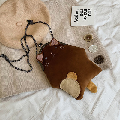 Moderna sieviešu soma ar garu rokturi un 3D elementiem