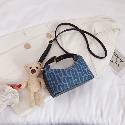 Sieviešu moderna soma ar rāvējslēdzēju un garu rokturi