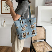 Γυναικεία καθημερινή τσάντα με άνιμαλ πριντ