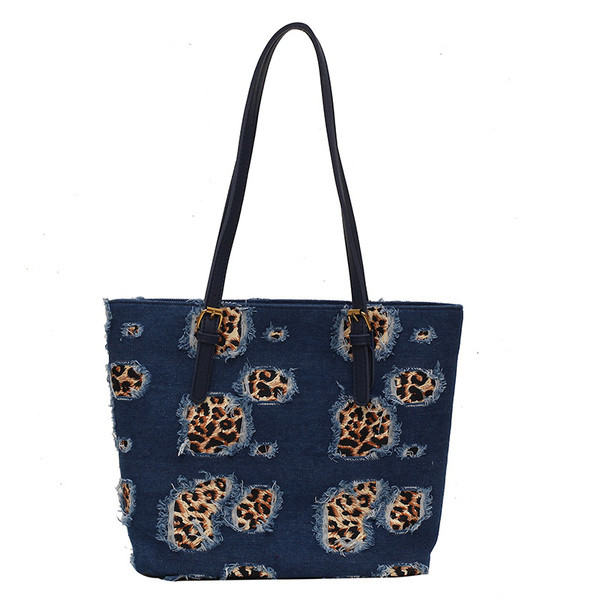 Γυναικεία καθημερινή τσάντα με άνιμαλ πριντ