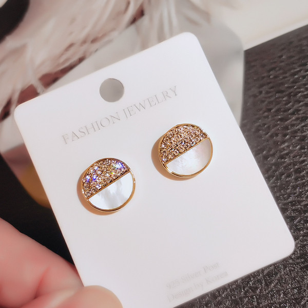 Kerek egyszerű női fülbevaló