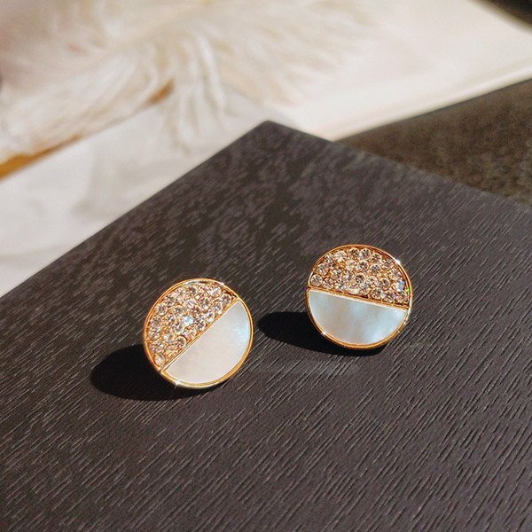 Kerek egyszerű női fülbevaló