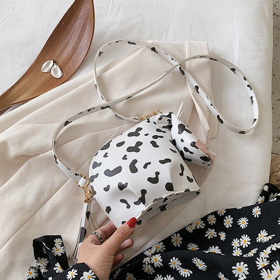 Γυναικεία καθημερινή τσάντα με φερμουάρ από έκο δέρμα