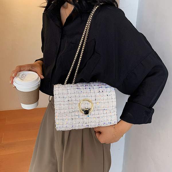 Geanta de dama eleganta din piele ecologica cu catarama pentru umar