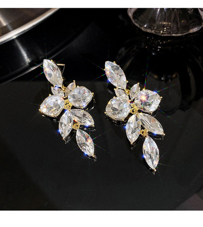 Sieviešu sudraba auskari ar akmeņiem