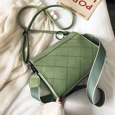 Sieviešu moderna soma no tīras eko ādas