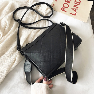 Sieviešu moderna soma no tīras eko ādas