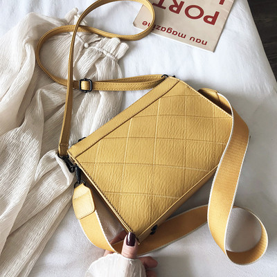 Sieviešu moderna soma no tīras eko ādas