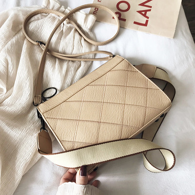 Sieviešu moderna soma no tīras eko ādas