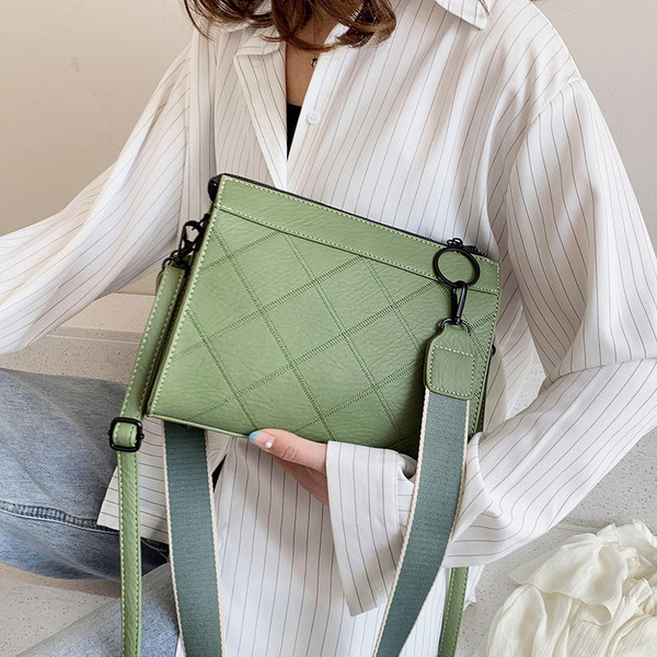 Sieviešu moderna soma no tīras eko ādas