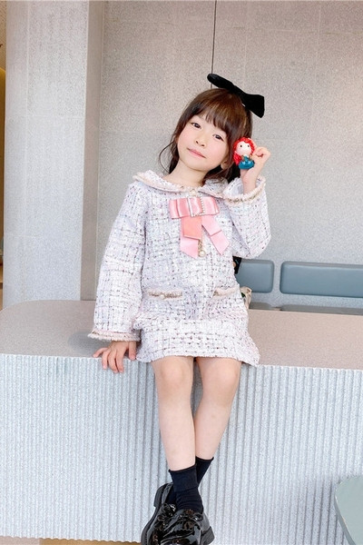 Stilīga bērnu kleita meitenēm ar kabatām un lentīti