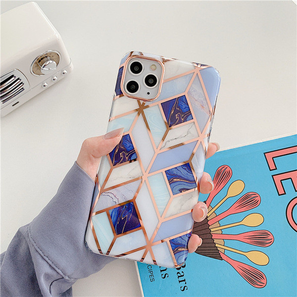 Marmorist efekti ja geomeetriliste kujunditega silikoonümbris Iphone 11 Pro Maxile