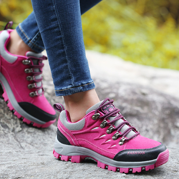 Paelte ja paksu kareda tallaga naiste matkasaapad