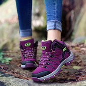 Férfi és női túrabakancs durva talppal és fűzővel