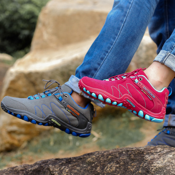 Férfi és női túracipő fűzős és durva talpú